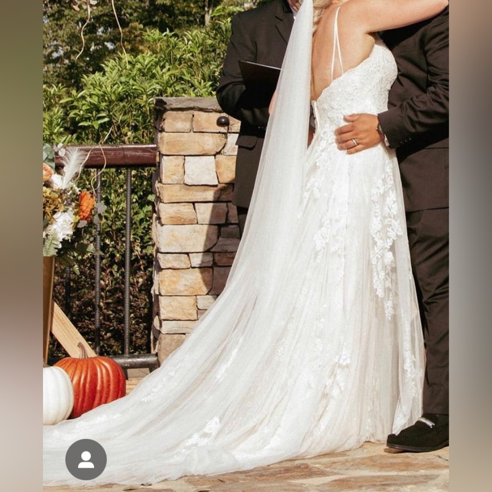 Wedding dress